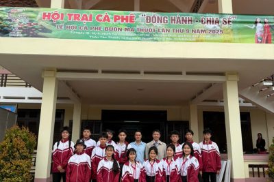 Thầy và trò trường TH&THCS Lê Văn Tám ghé tham quan đồn điền CADA –  Di tích lịch sử cấp Quốc Gia thuộc xã Ea Yông, huyện Krông Păc, Đăk Lăk. Hoạt động tham quan nhằm mục đích tìm hiểu về lịch sử ngành hàng cà phê và lịch sử văn hoá, con người Tây Nguyên. Đây cũng là một hoạt động nằm trong khuôn khổ Lễ hội cà phê Buôn Mê Thuột năm 2025.