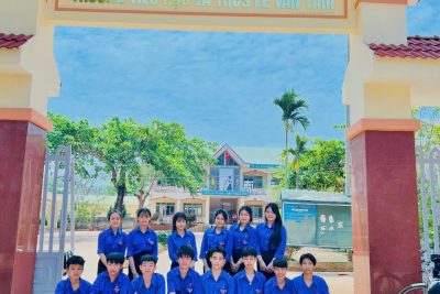 Đoàn Thanh niên Cộng sản Hồ Chí Minh của trường TH&THCS Lê Văn Tám đã tổ chức nhiều hoạt động ý nghĩa, trong đó nổi bật là hoạt động lao động dọn vệ sinh, chăm sóc bồn hoa cây cảnh trong và ngoài khuôn viên nhà trường. Đây là hoạt động chào mừng ngày thành lập Đoàn TNCS Hồ Chí Minh (26/3/1931 – 26/3/2025); đại hội đảng bộ các cấp nhiệm kỳ 2025-2030 và các ngày kỷ niệm quan trọng của đất nước, địa phương.
